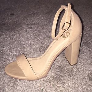 NWT LIGHT TAN SUEDE HEEL WITH ANKLE STRAP
